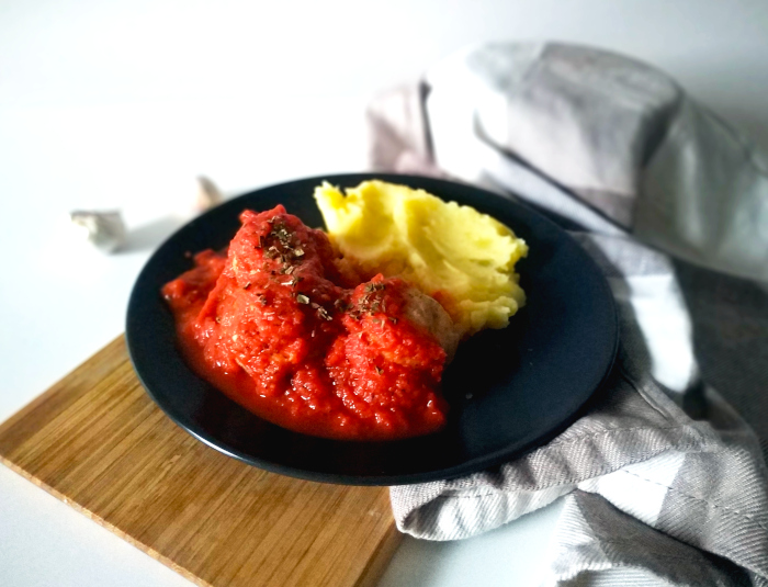 Pulpety w sosie paprykowo-pomidorowym